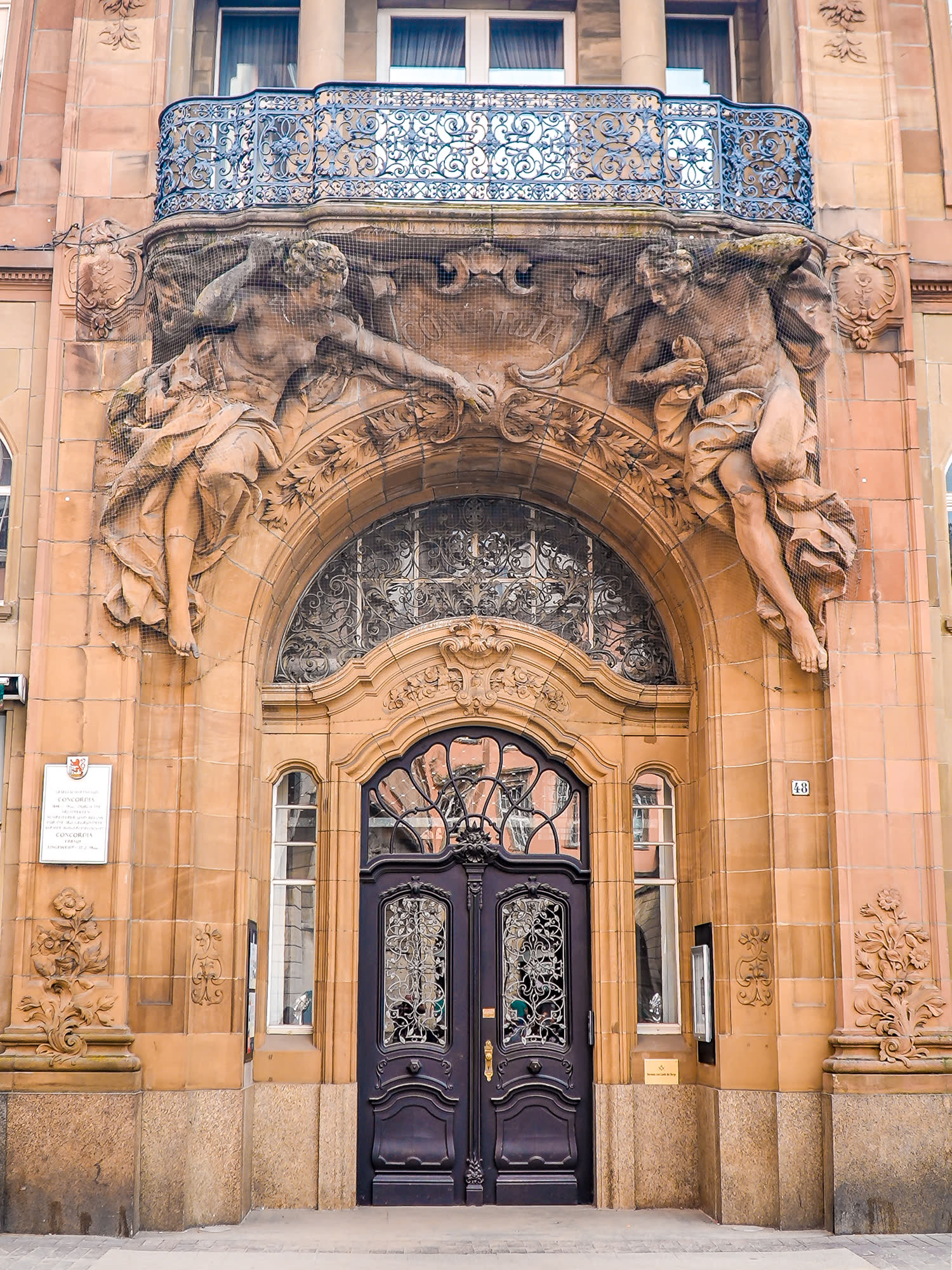 Historisches Portal der Gesellschaft Concordia 1801 in Wuppertal-Barmen