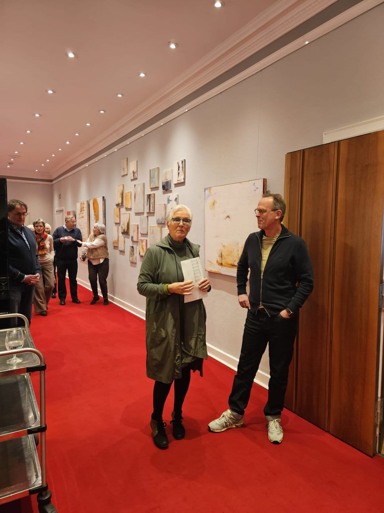 Foto: Künstlergespräch mit Achim Saure zu seiner Ausstellung „Zwischen den Schichten”