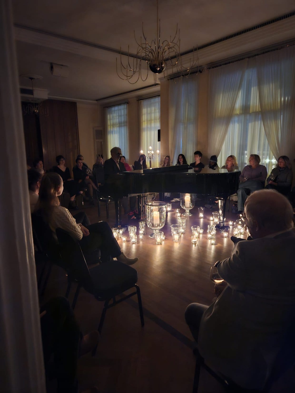 Foto: Vladimir Burkhardt: Piano-Seelenreise & Sternzeichen-Improvisationen